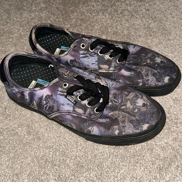 RARE Discontinued Wolves Forrest Deep Purple and black Vans